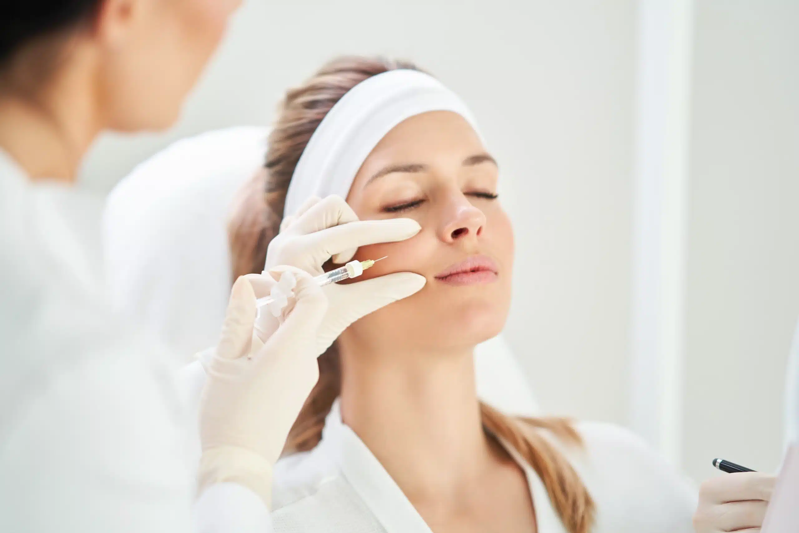 Read more about the article The Ultimate Guide to Botox and Dysport: Which is Right for You?